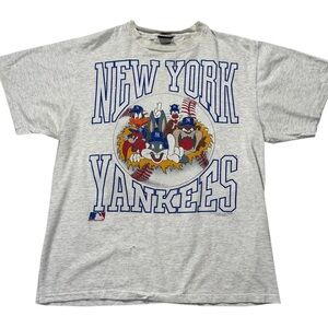 Vintage Changes New York Yankees Warner Bros T Shirt (Size XL)